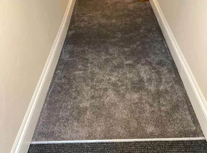 Pebbles 7 In The Old County 휫비