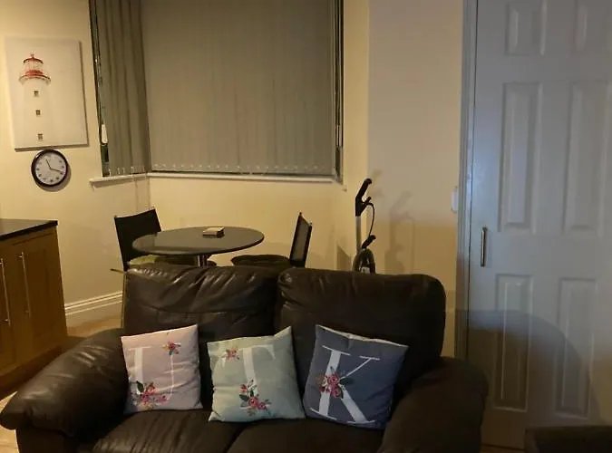 Pebbles 7 In The Old County