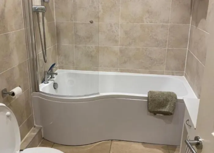 Pebbles 7 In The Old County アパート